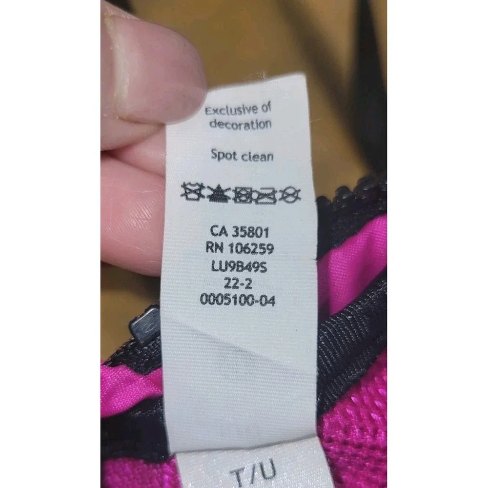 lululemon athletica Pink Belt Bag with Black Strap - Picture 7 of 9